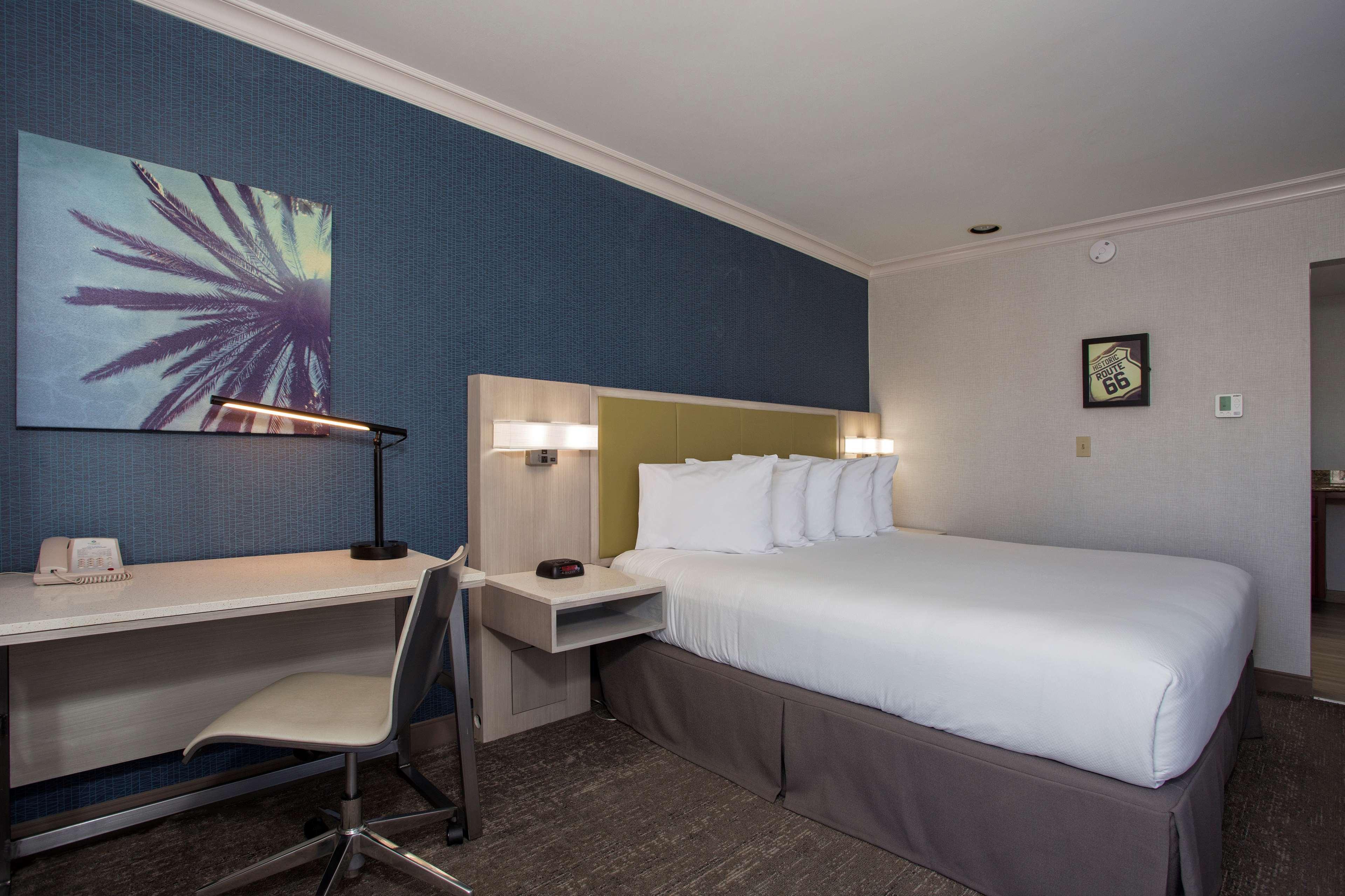 Surestay By Western Hotel 3*