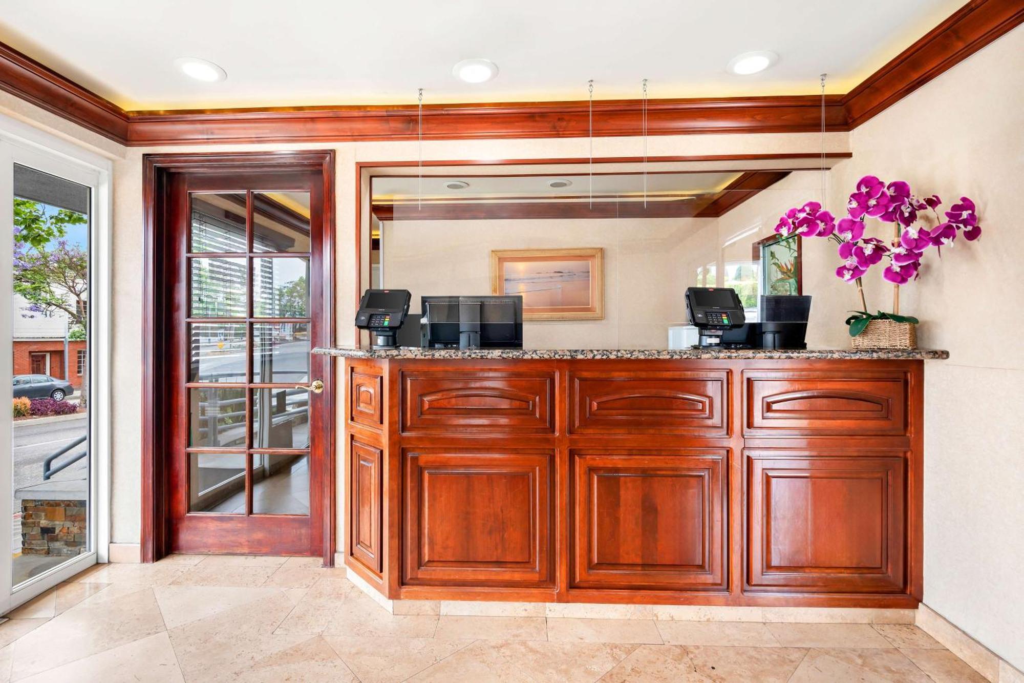 Surestay By Western Santa Monica