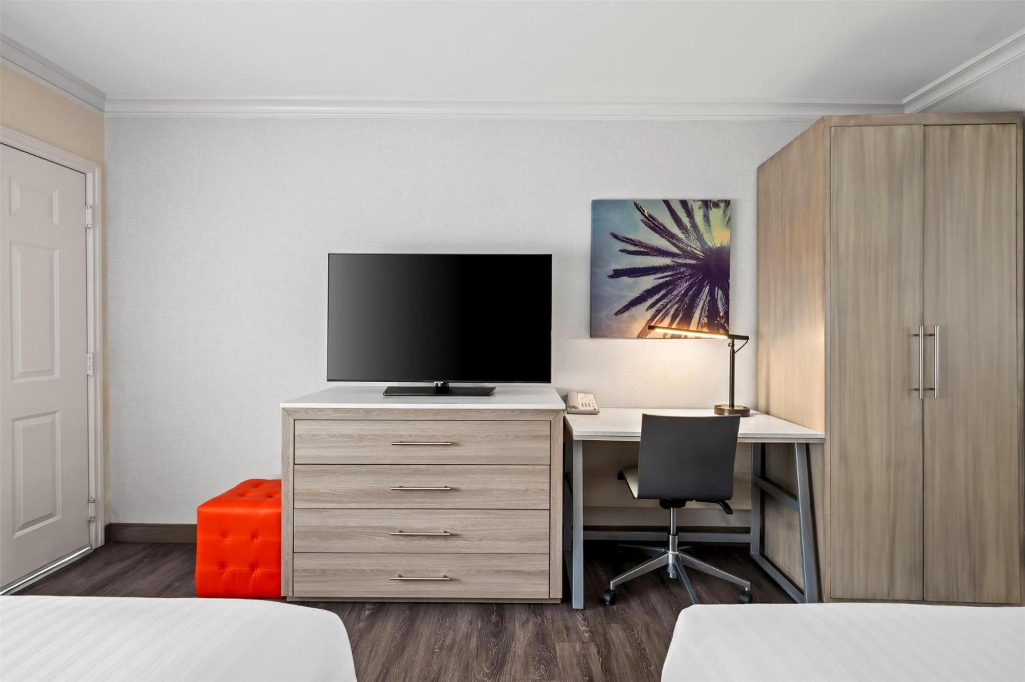 Surestay By Western Santa Monica