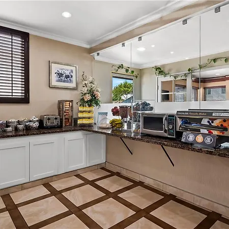 Surestay Hotel By Best Western Santa Monica 